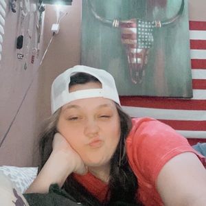 Meet your Posher, Raegan